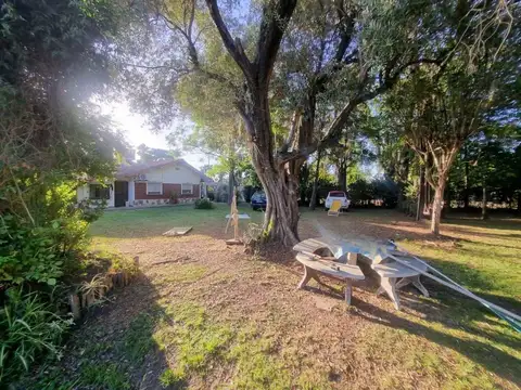 CASA VENTA 4 AMBIENTES LONGCHAMPS PILETA