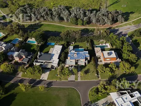 La Berlina, Pilará Country Golf