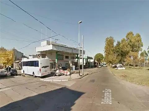 VENDO ESTACION DE SERVICIO CERRADA - Autopista Dellepiane - CAPITAL FEDERAL