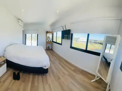 Casa 6 ambientes con 3 baños