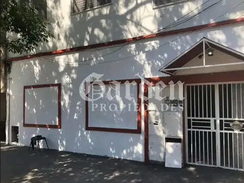 Departamento de 2 Amb en 1er piso. 38 m2 cubiertos. Financia dueño directo. Oportunidad de inversion
