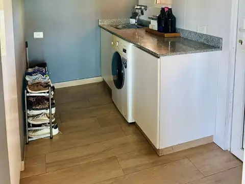 Casa en Venta con 4 cocheras