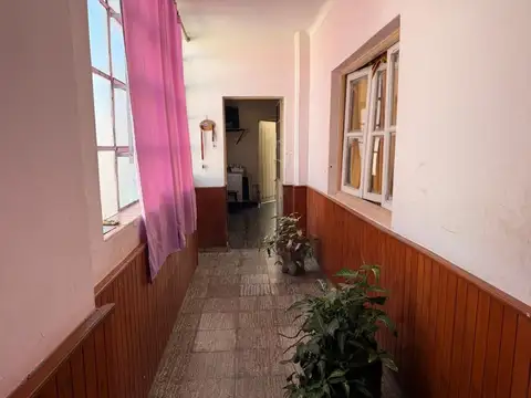 Casa 5 ambientes con 2 baños