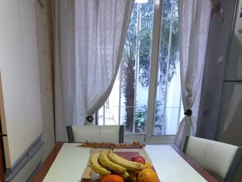 Casa 6 ambientes con 2 baños