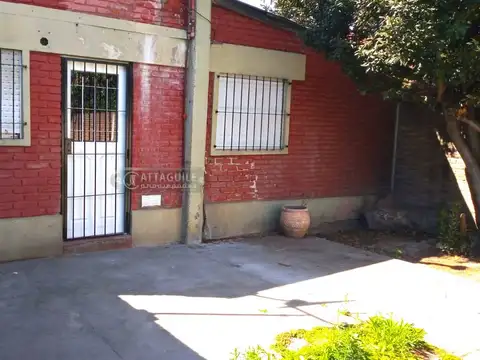 Casa 3 ambientes con 1 baño