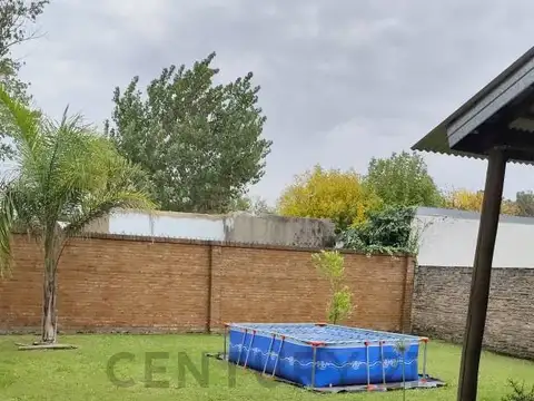 Venta de Hermosa casa 3 dormitorios,  en Barrio Hostal del Sol