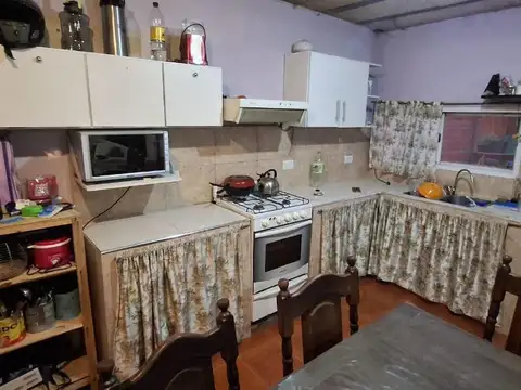 Casa 3 ambientes con 1 baño