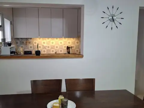 Casa 5 ambientes con 2 baños