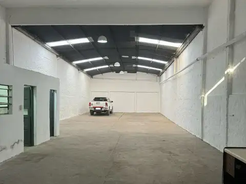 Galpon en Venta 8  mts Frente