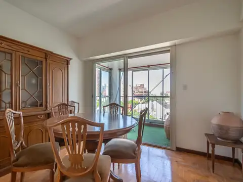 4 amb. - cochera fija - apto credito - muy luminoso.-