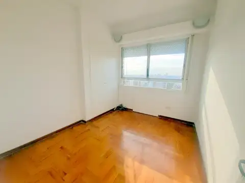 ALQUILER DE MUY LUMINOSO 4 AMBIENTES CON COCHERA EN BELGRANO R