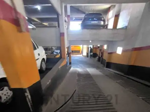 VENTA Excelente Cochera en plano Barrio de Villa del Parque.