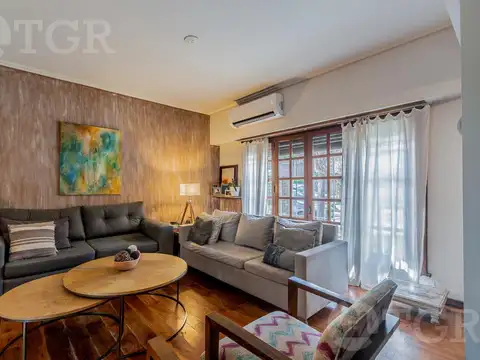 Casa 5 ambientes con 2 baños