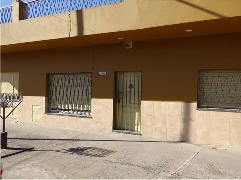 Alfonsina Storni e/ 9 de Julio y Gabriela Mistral