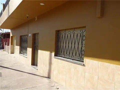 Casa en venta - 3 dormitorios 2 baños - 149mts2 - José León Suarez