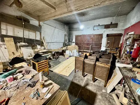 Casa 8 ambientes con 3 baños