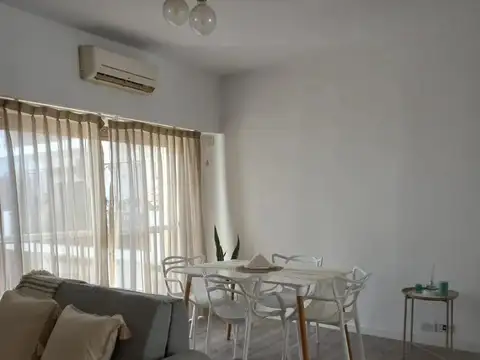 Zapiola 2300, Piso 4