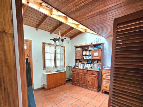 CHALET 4 AMB, GGE P/2 AUTOS Y GRAN PARQUE *RETASADO*