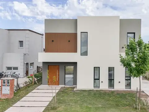 Casa en venta en Santa Lucia, Pilar del Este