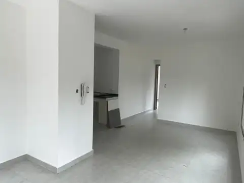 Los Cardales, Calle Lima 100