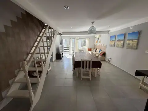 Casa en Alquiler Temporal con 1 cochera