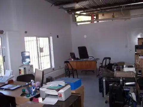 Galpon en Venta en Pompeya, USD 220.000