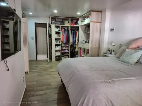 Casa en Venta con 3 cocheras