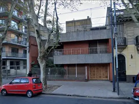 Av. Hipólito Yrigoyen 4100