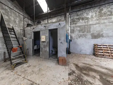 Galpon en Venta 56  mts Fondo