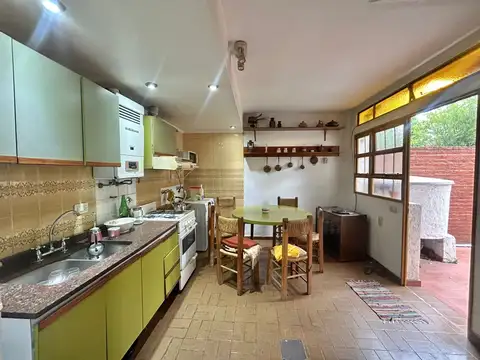 CASA A LA VENTA CALLE ITALIA 1160 ADROGUE