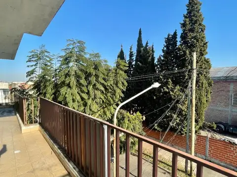 VENTA DE DEPARTAMENTO 4 AMBIENTES OPORTUNIDAD, SIN EXPENSAS.