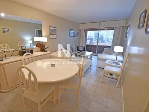 Vendo apartamento 3 dormitorios en la Penisula, Punta del Este.