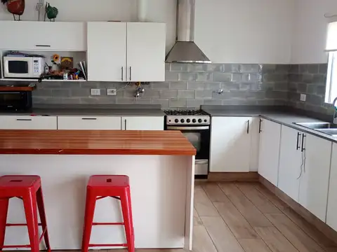 Casa en Alquiler en Temperley, $ 1.800.000