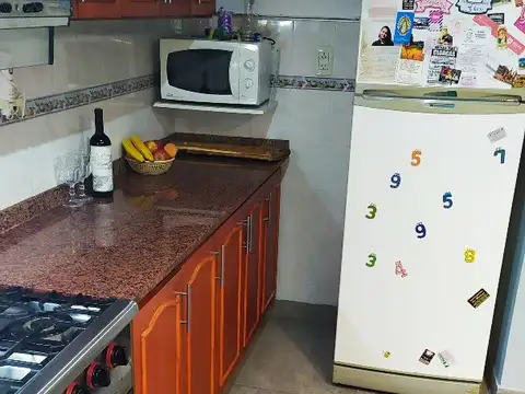 EXCELENTE CASA REFACCIONADA A NUEVO  "ESTILO MINIMALISTA"