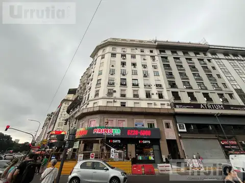 Avenida Roque Saenz Peña al 900