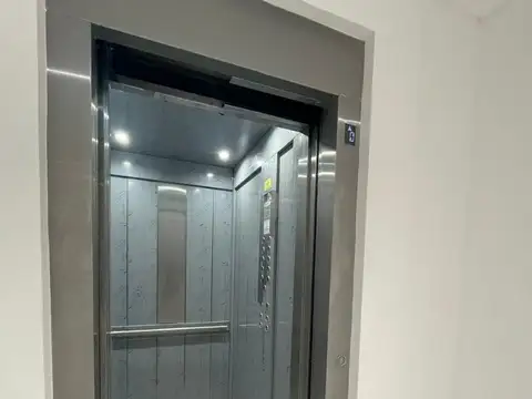 EXC MONO-AMB A ESTRENAR DIVISIBLE 100% AL FRENTE C/ BALCON VISTA ABIERTA TODA LA LUZ BAÑO COMPLETO