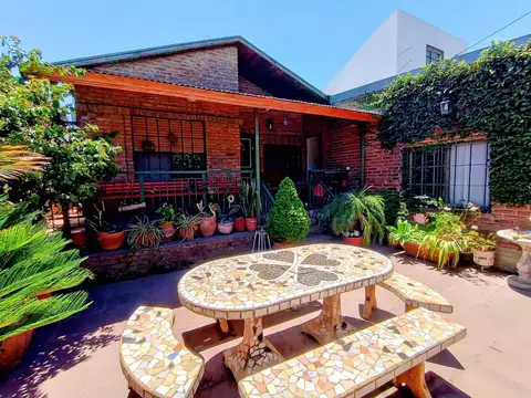 SE VENDE CASA DE 3 AMBIENTES EN QUILMES