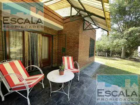 Casa en Venta con 2 cocheras