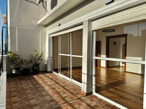 4 AMBIENTES CON BALCON TERRAZA - PLAZA COLON