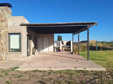 Casa 6 ambientes con 1 baño