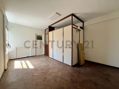Oficina en Venta 60 años