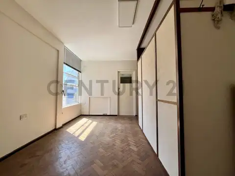 VENDO OFICINA EN CENTRO DE ROSARIO.