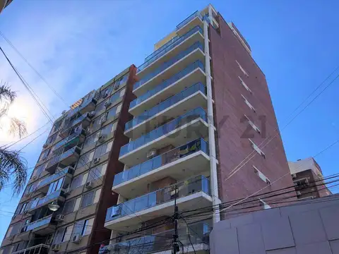 Presidente Roca 1400, Piso 0