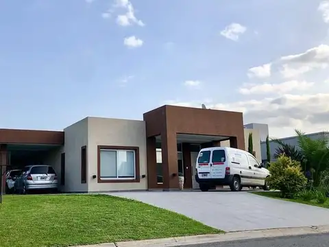 CASA en VENTA en Barrio Privado Santa Juana - Canning