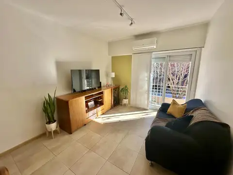 Nazarre 3800 y J.V Gonzalez