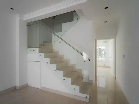 Depto Tipo Casa 3 ambientes con 2 baños