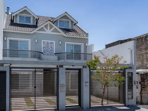 VENTA 5 AMBIENTES TRIPLEX CIUDAD MADERO