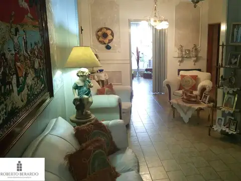 Casa sobre Lopez y Planes