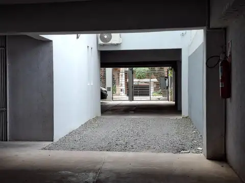 Cochera descubierta en venta – San Isidro