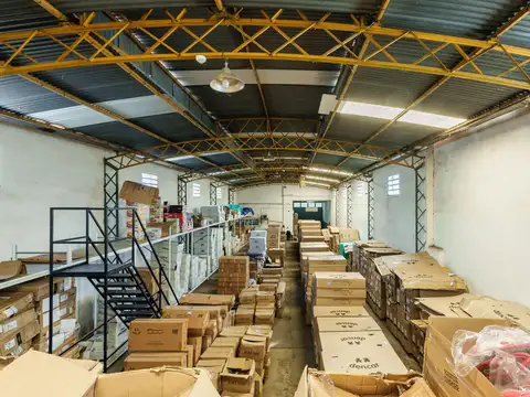 Galpón en venta barrio arroyito local comercial y departamento 2 dormitorios